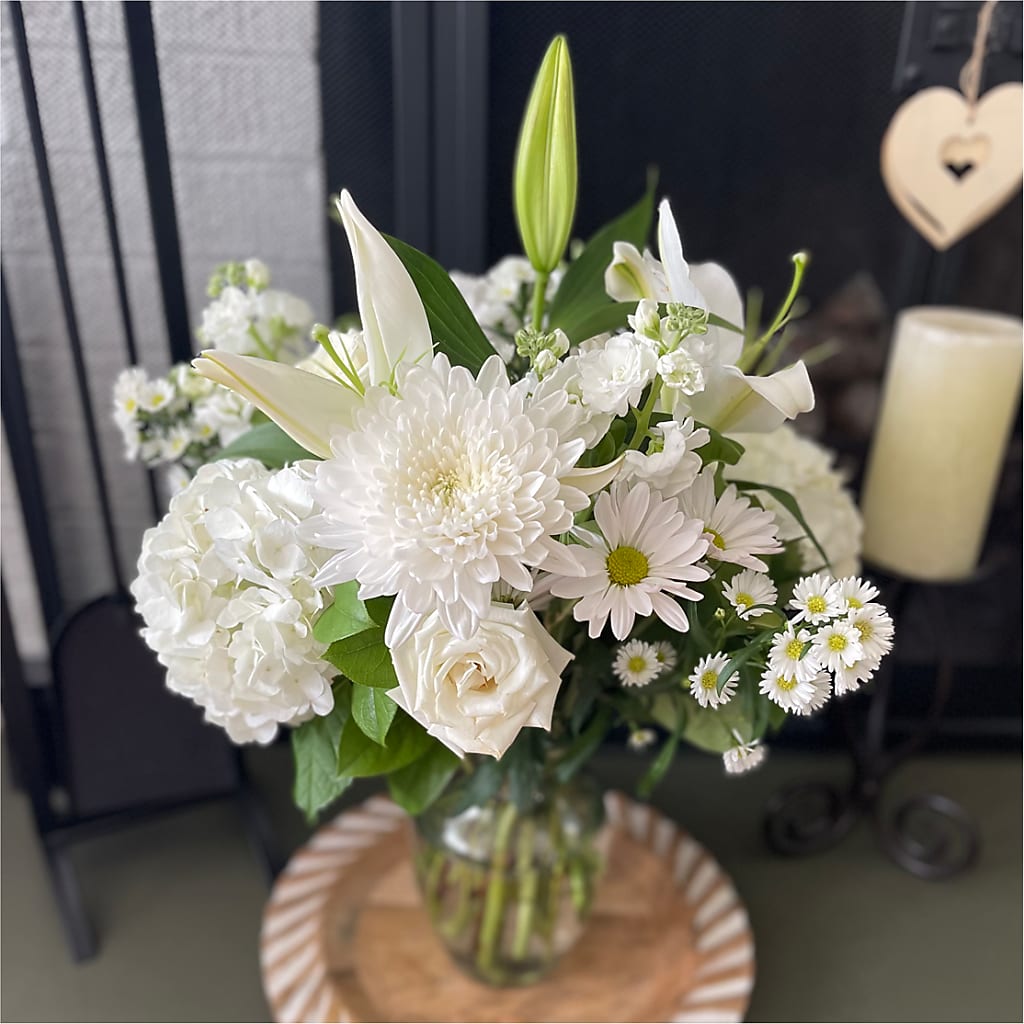Classic Ivory – A Florist Original –  Miami Flowers, Miami FL