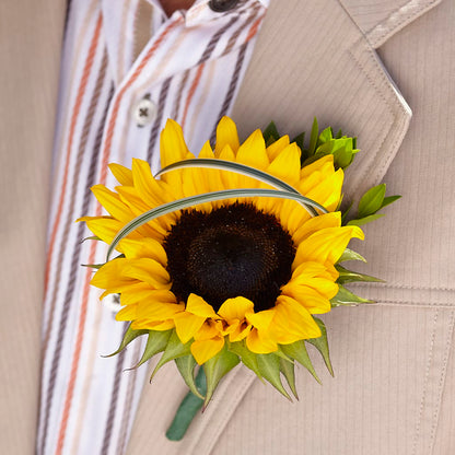 Free Spirit Boutonniere –  Miami Flowers, Miami FL
